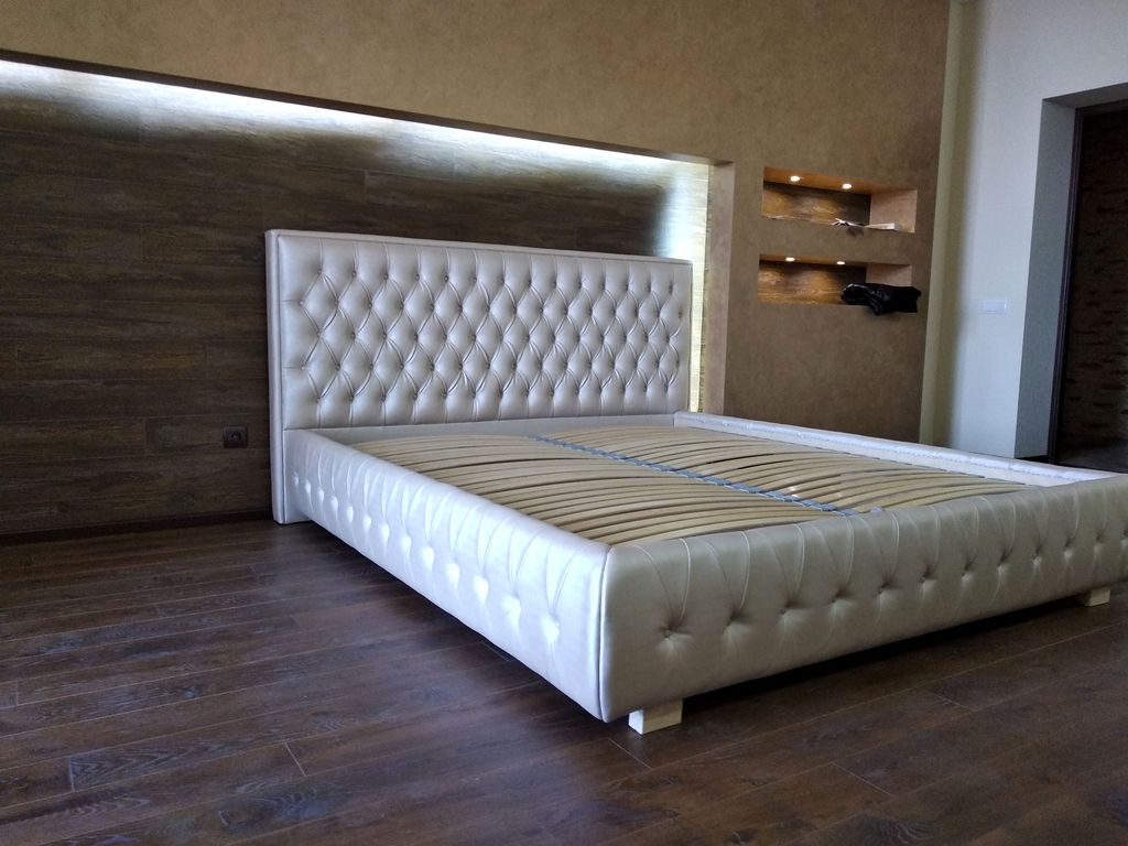 Дизайнерская кровать под заказ. Делается в цеху, срок неделя. Делаем по вашему дизайну любую мягкую мебель. С вас картинки, схемы, пожелания.