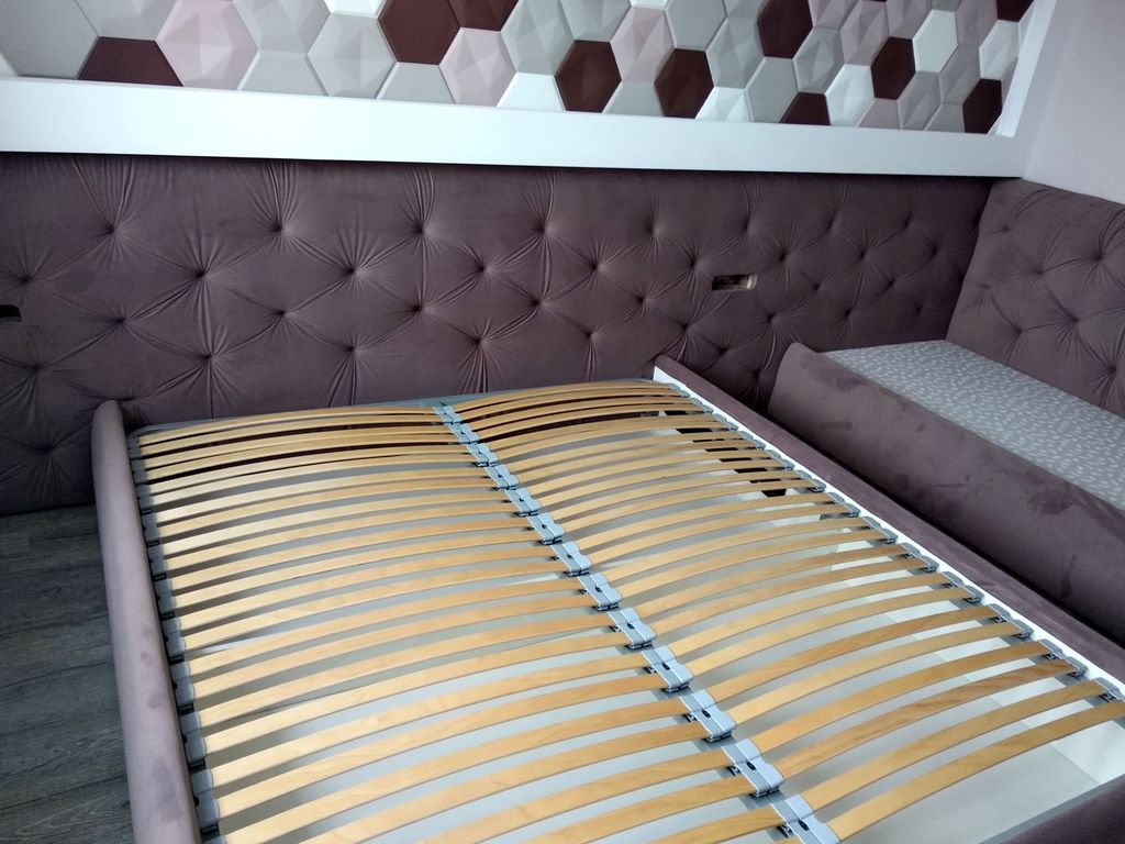 Дизайнерская кровать под заказ.